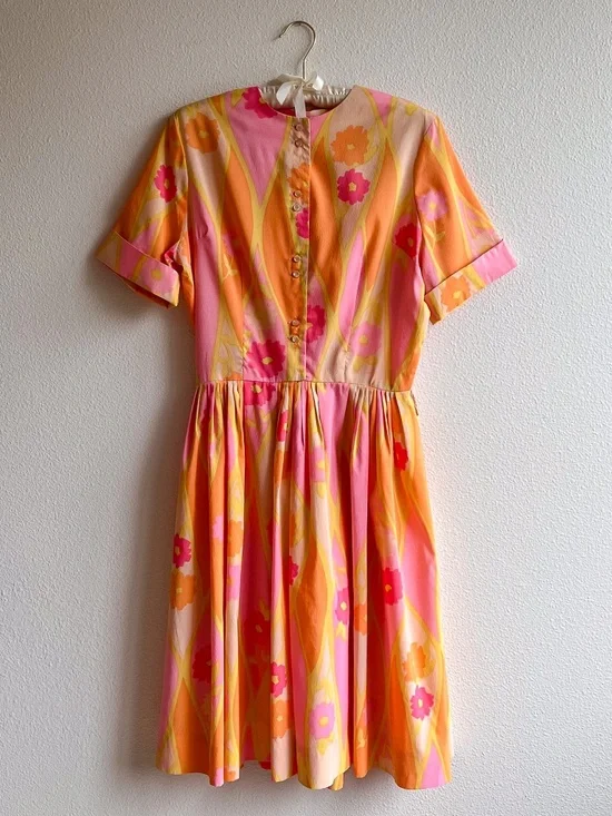 Vintage 1950s Orange and Pink Sorbet Print Dress (M) - Picture 6 of 13